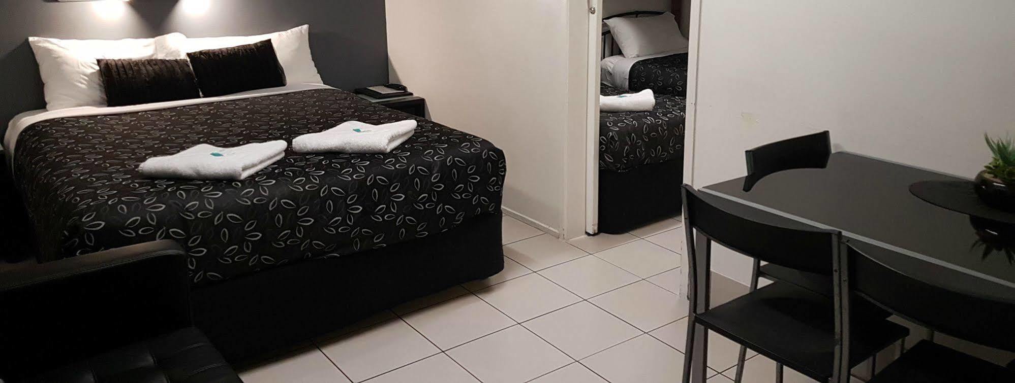 Charm City Motel Μπούνταμπεργκ Εξωτερικό φωτογραφία